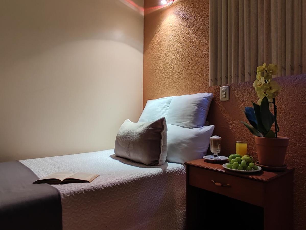 Hotel Express Quinta Soledad Mexico City Exterior photo